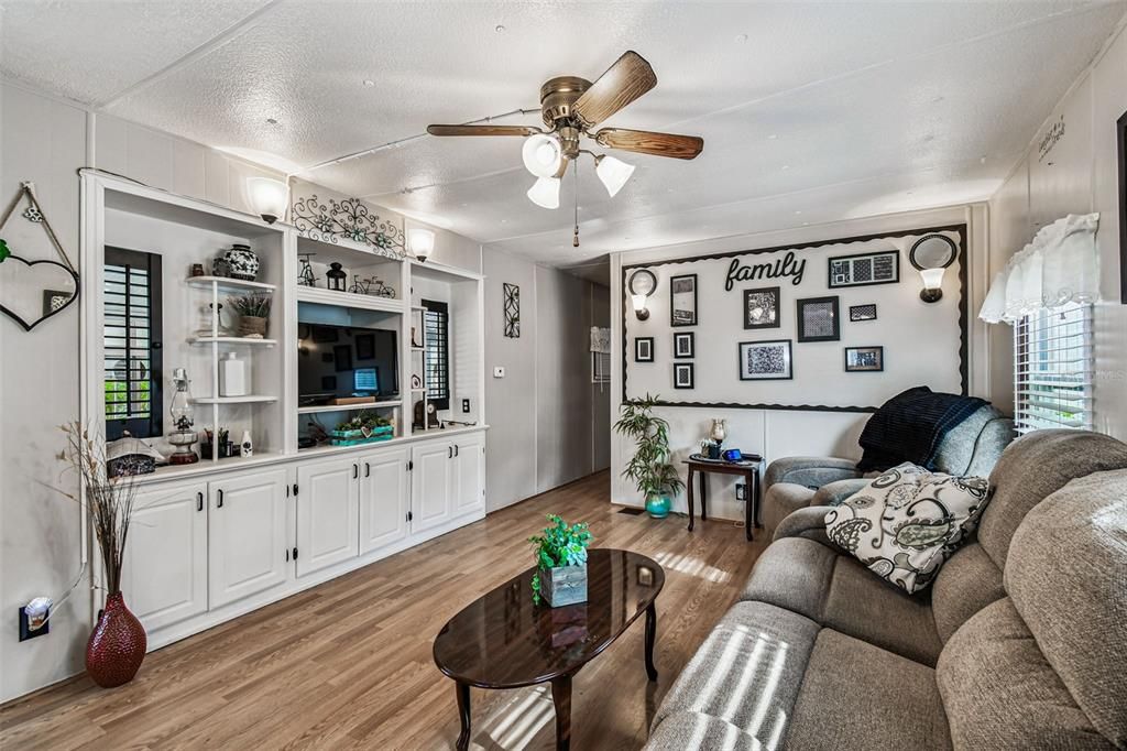 待售: $75,000 (2 贝兹, 1 浴室, 776 平方英尺)