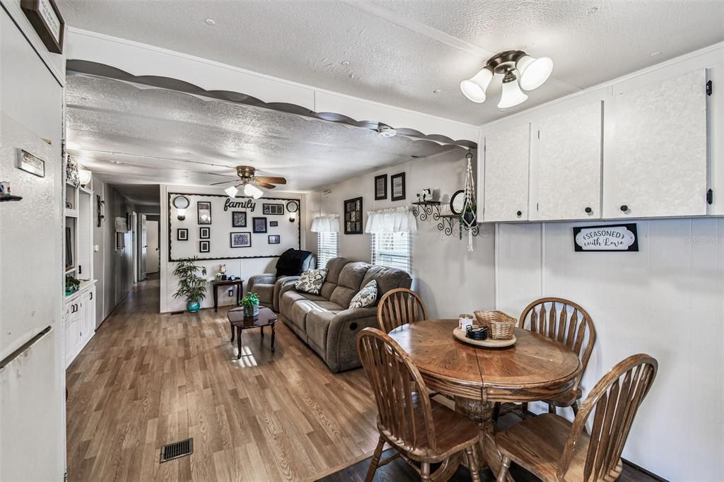 待售: $75,000 (2 贝兹, 1 浴室, 776 平方英尺)