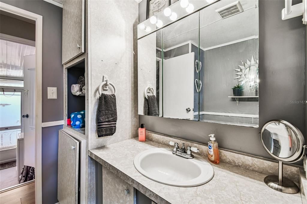 待售: $75,000 (2 贝兹, 1 浴室, 776 平方英尺)