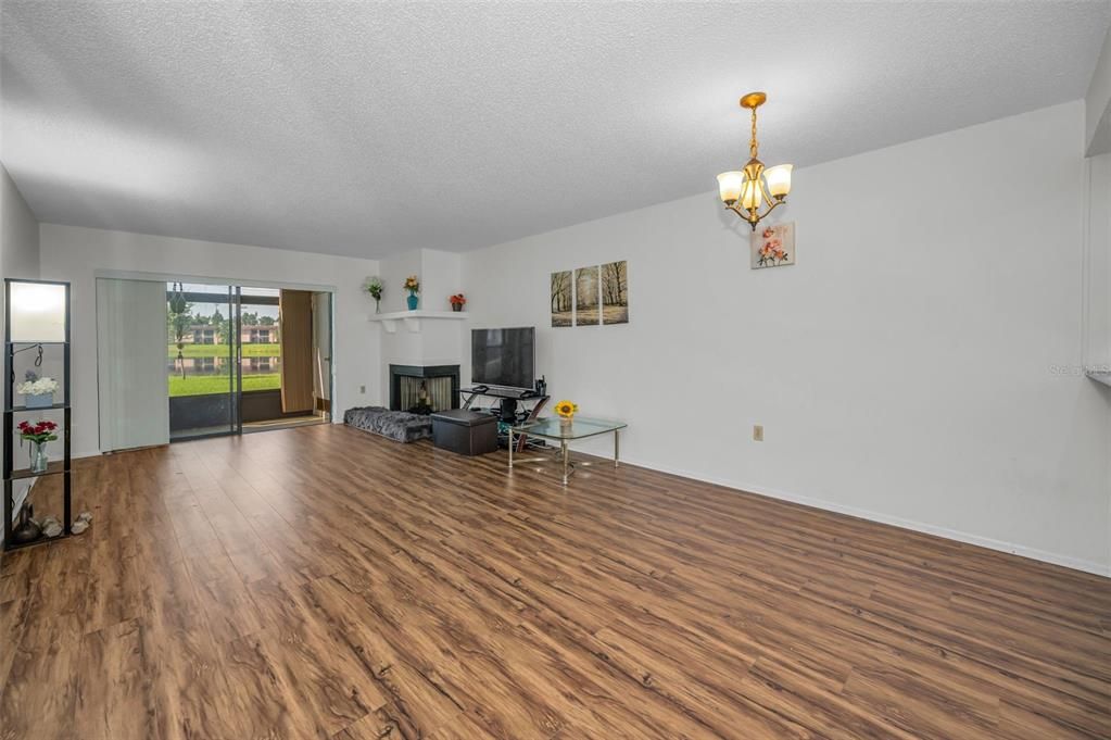 For Sale: $180,000 (2 beds, 2 baths, 1151 Square Feet)