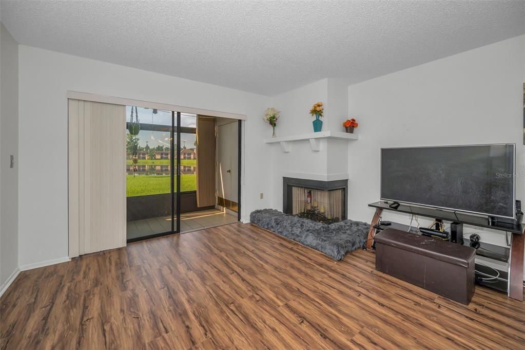 For Sale: $180,000 (2 beds, 2 baths, 1151 Square Feet)