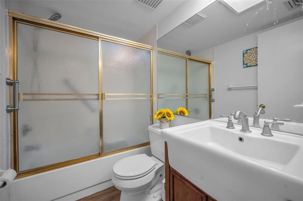 For Sale: $180,000 (2 beds, 2 baths, 1151 Square Feet)