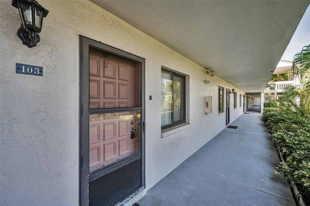 For Sale: $180,000 (2 beds, 2 baths, 1151 Square Feet)