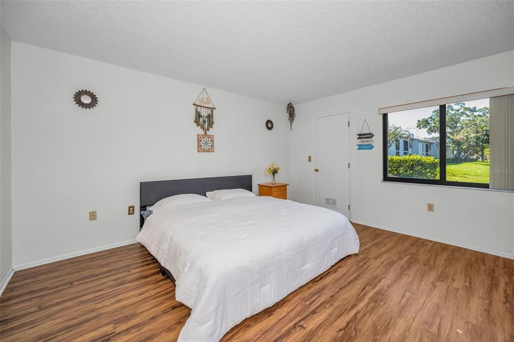 For Sale: $180,000 (2 beds, 2 baths, 1151 Square Feet)