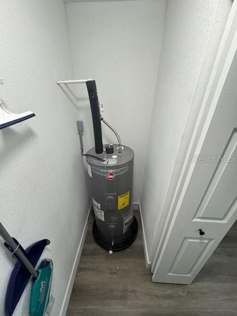 For Sale: $159,800 (3 beds, 2 baths, 1027 Square Feet)