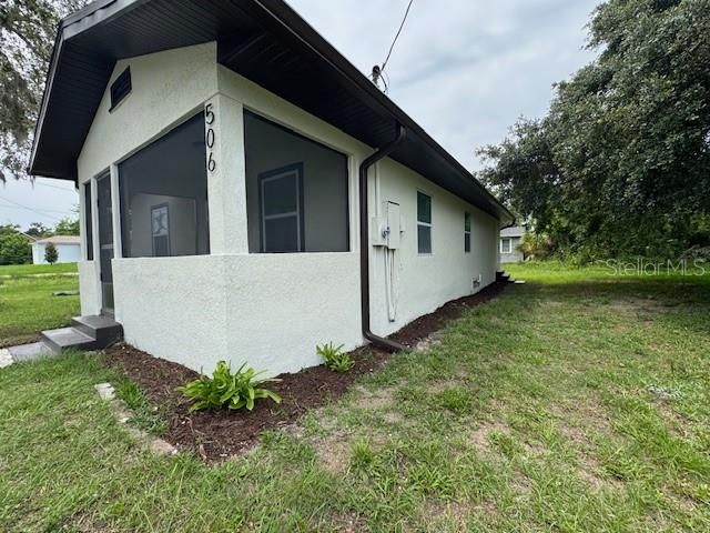 For Sale: $159,800 (3 beds, 2 baths, 1027 Square Feet)