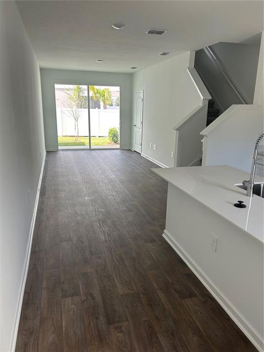 На продажу: $229,990 (2 спален, 2 ванн, 1109 Квадратных фут)