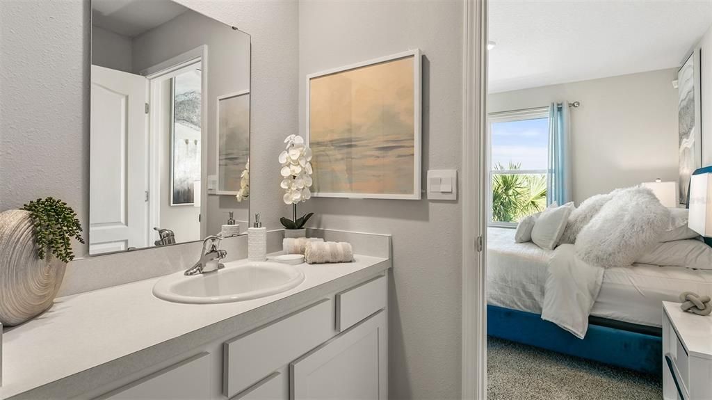 На продажу: $229,990 (2 спален, 2 ванн, 1109 Квадратных фут)