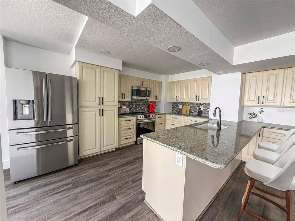 For Sale: $750,000 (2 beds, 2 baths, 1504 Square Feet)