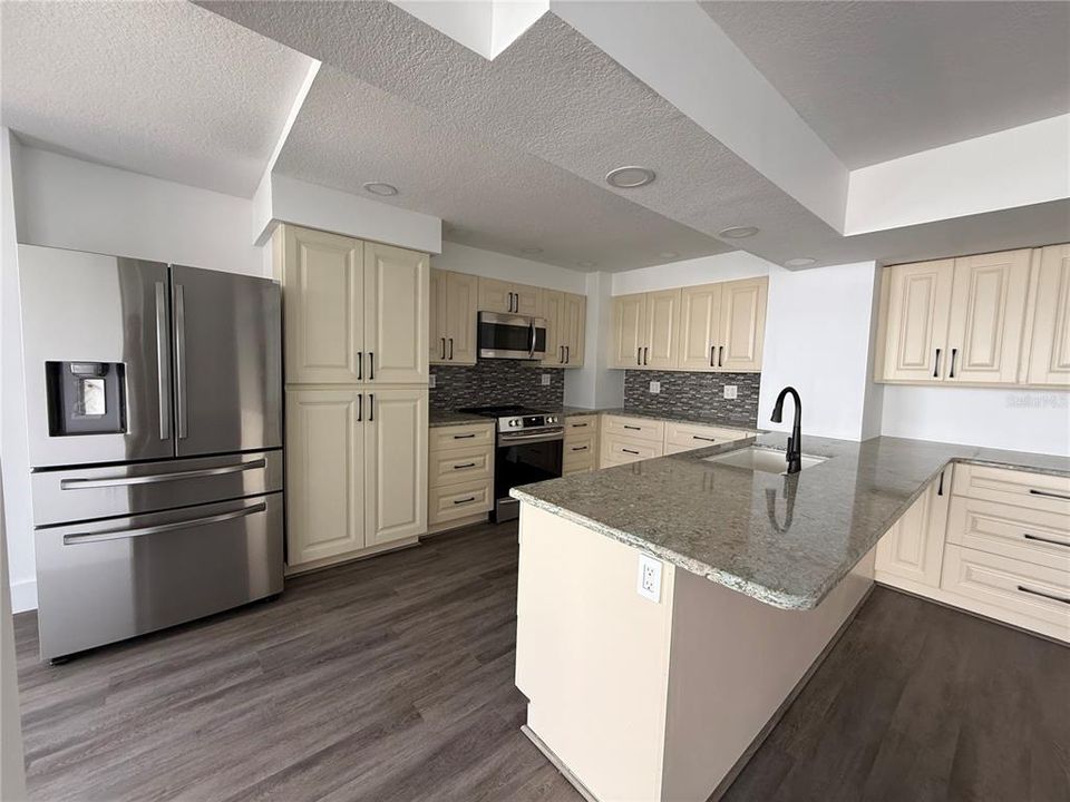 For Sale: $750,000 (2 beds, 2 baths, 1504 Square Feet)