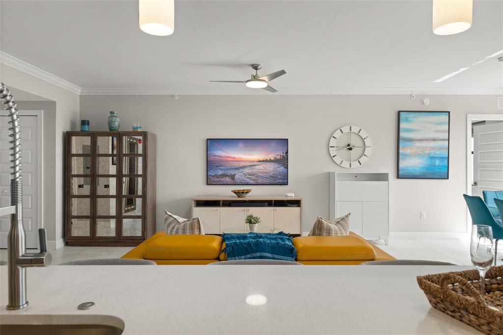 合同活跃: $459,000 (3 贝兹, 3 浴室, 1568 平方英尺)