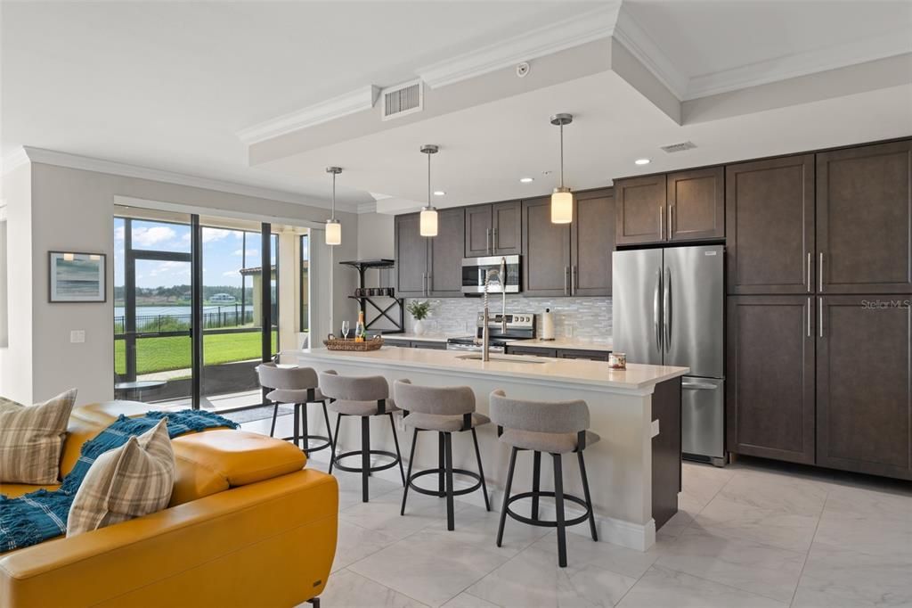 合同活跃: $459,000 (3 贝兹, 3 浴室, 1568 平方英尺)