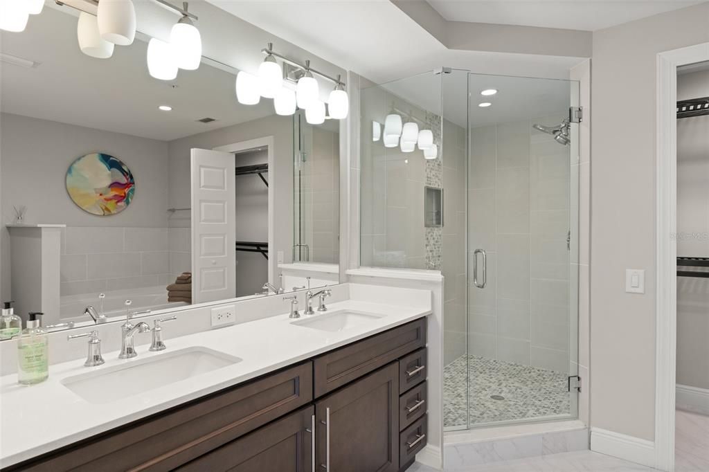 合同活跃: $459,000 (3 贝兹, 3 浴室, 1568 平方英尺)