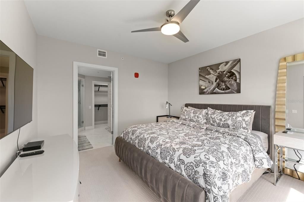 合同活跃: $459,000 (3 贝兹, 3 浴室, 1568 平方英尺)