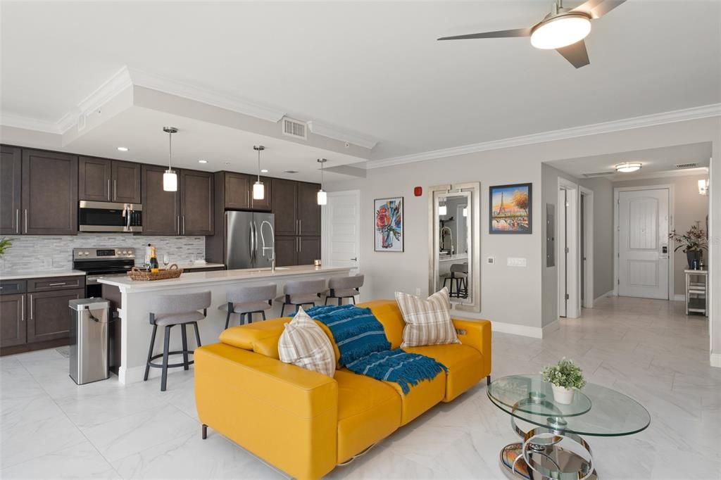 合同活跃: $459,000 (3 贝兹, 3 浴室, 1568 平方英尺)