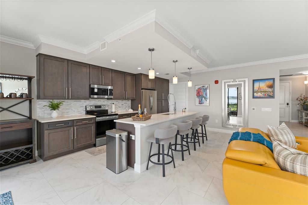 合同活跃: $459,000 (3 贝兹, 3 浴室, 1568 平方英尺)