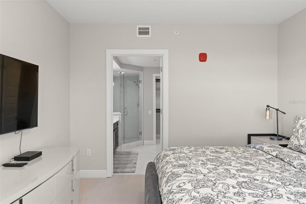 合同活跃: $459,000 (3 贝兹, 3 浴室, 1568 平方英尺)