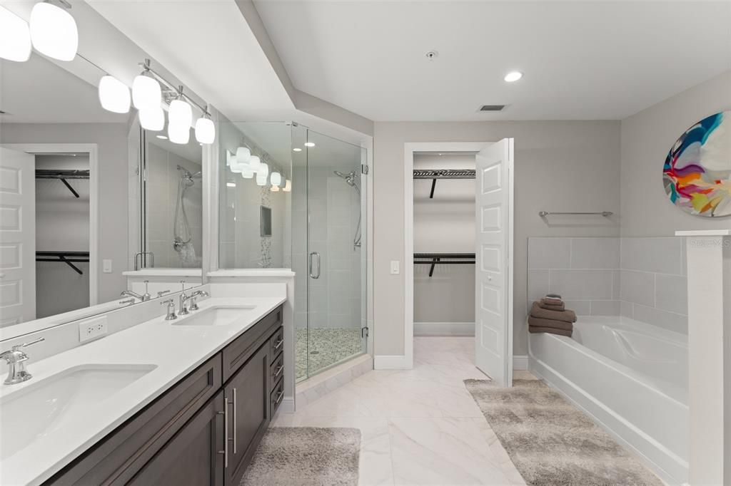 合同活跃: $459,000 (3 贝兹, 3 浴室, 1568 平方英尺)