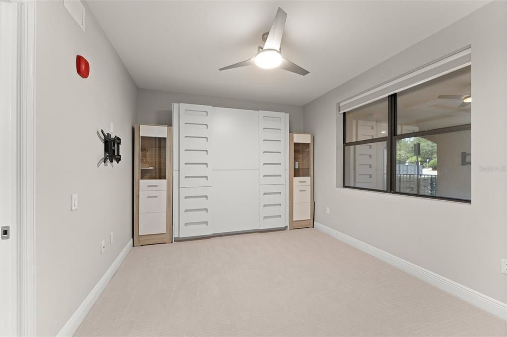 合同活跃: $459,000 (3 贝兹, 3 浴室, 1568 平方英尺)