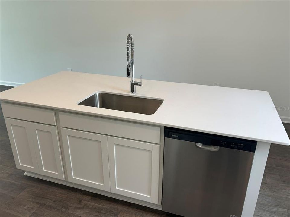 待售: $233,990 (2 贝兹, 2 浴室, 1109 平方英尺)