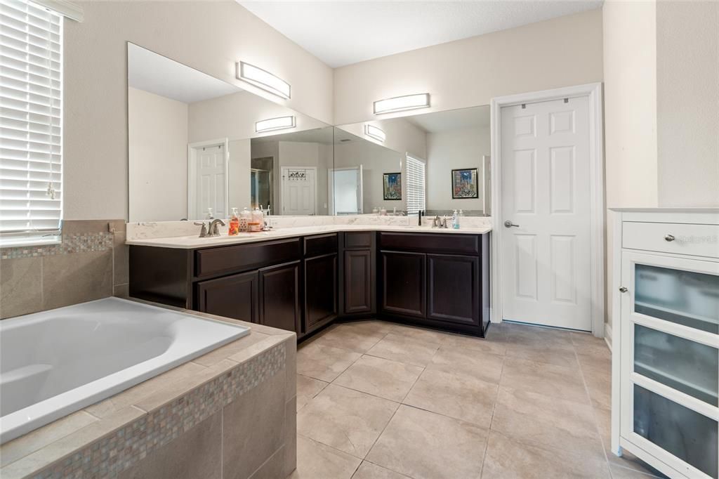 For Sale: $1,069,000 (7 beds, 5 baths, 5106 Square Feet)