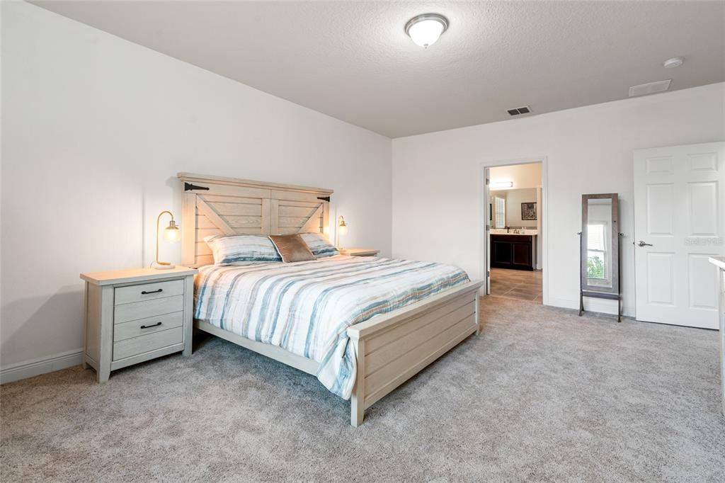 For Sale: $1,069,000 (7 beds, 5 baths, 5106 Square Feet)