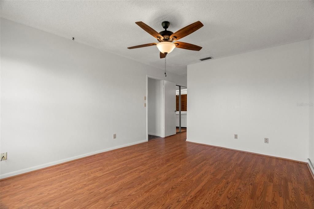 待售: $262,900 (2 贝兹, 2 浴室, 1264 平方英尺)