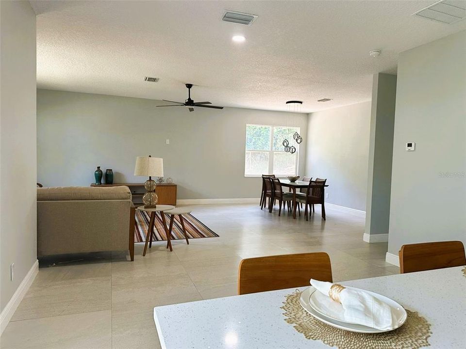 На продажу: $699,000 (4 спален, 4 ванн, 2724 Квадратных фут)