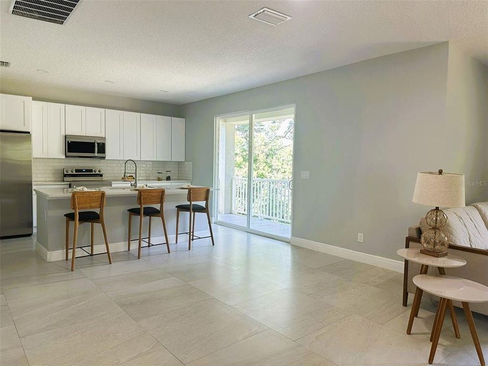 На продажу: $699,000 (4 спален, 4 ванн, 2724 Квадратных фут)