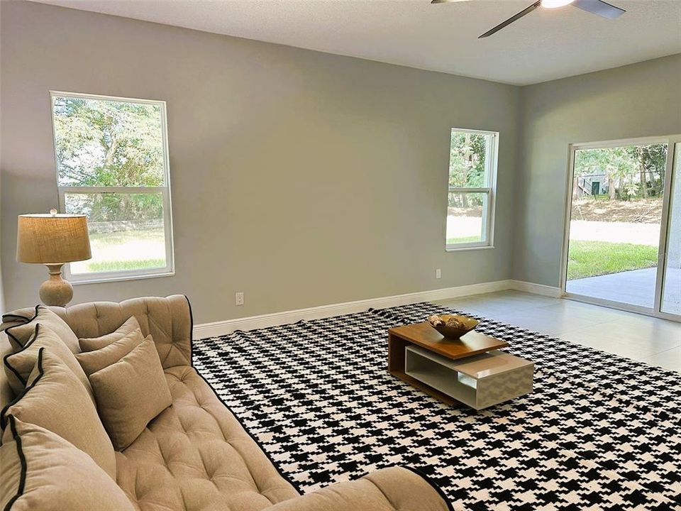 На продажу: $699,000 (4 спален, 4 ванн, 2724 Квадратных фут)