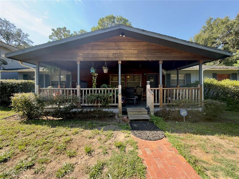 En Venta: $449,000 (4 camas, 3 baños, 1452 Pies cuadrados)