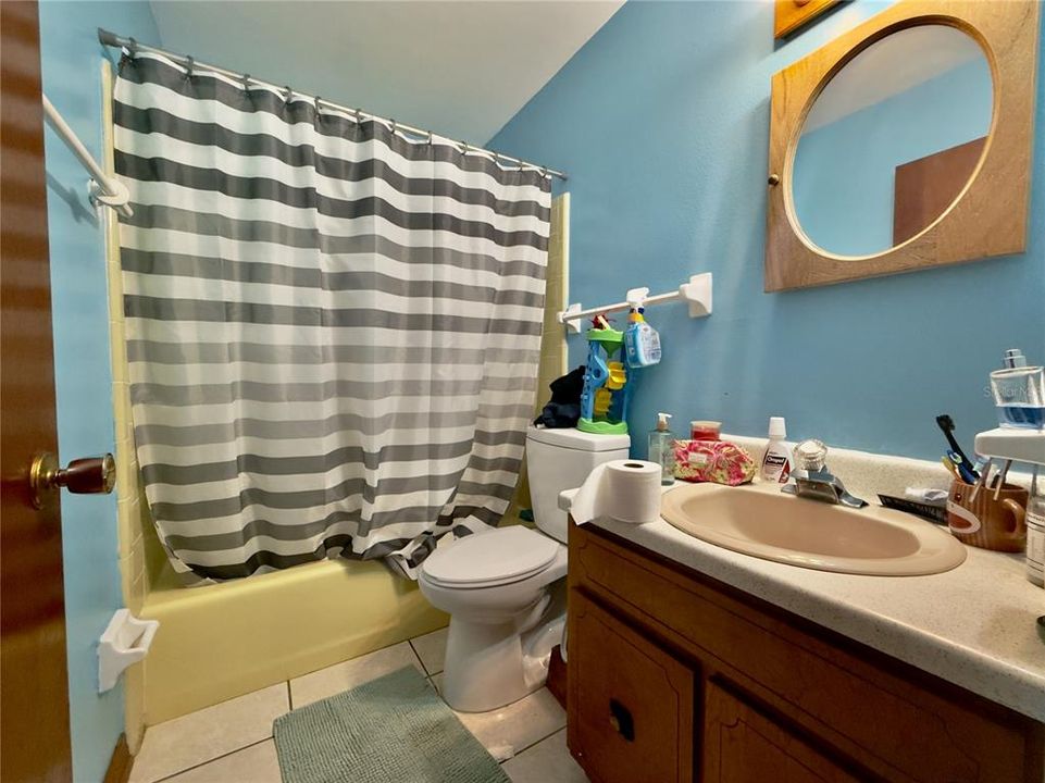 En Venta: $449,000 (4 camas, 3 baños, 1452 Pies cuadrados)