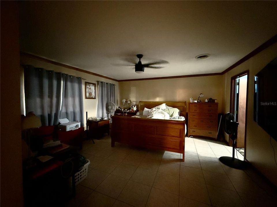 En Venta: $449,000 (4 camas, 3 baños, 1452 Pies cuadrados)