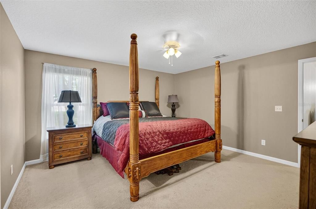 For Sale: $549,900 (6 beds, 0 baths, 2800 Square Feet)