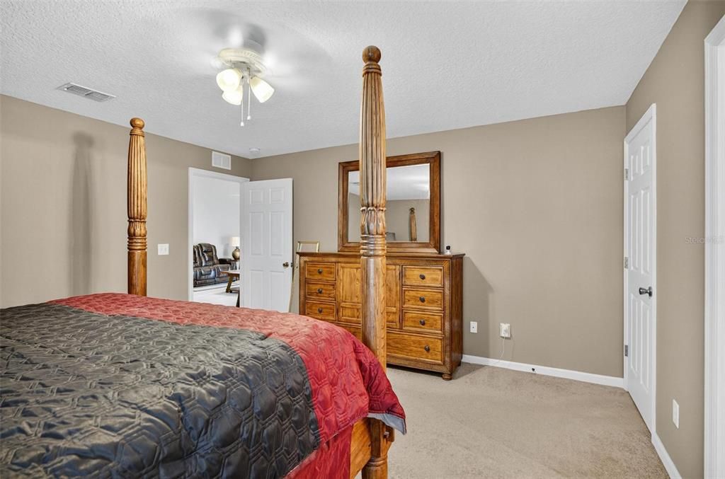 For Sale: $549,900 (6 beds, 0 baths, 2800 Square Feet)