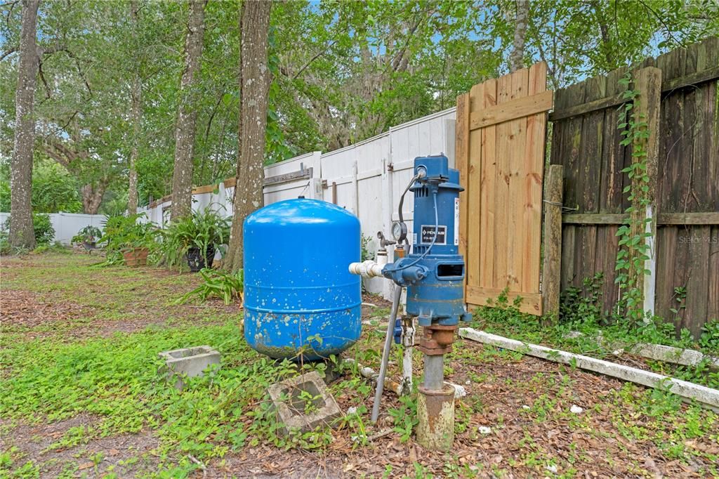 For Sale: $109,000 (2 beds, 1 baths, 624 Square Feet)