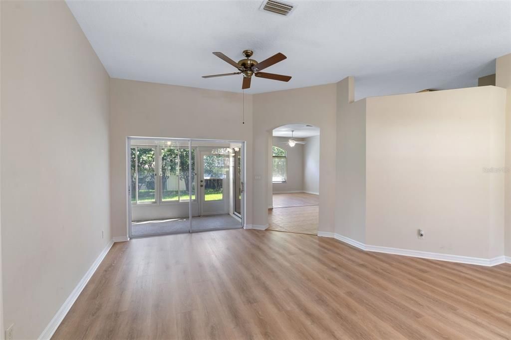 For Rent: $1,900 (3 beds, 2 baths, 1858 Square Feet)