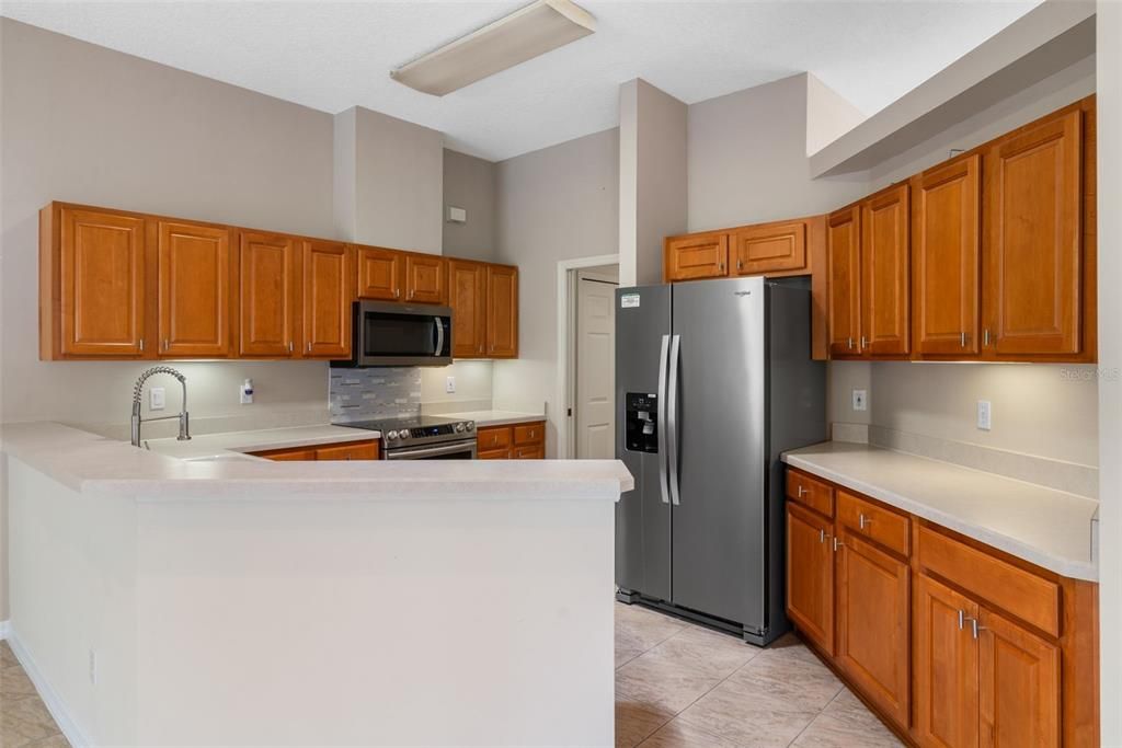 For Rent: $1,900 (3 beds, 2 baths, 1858 Square Feet)