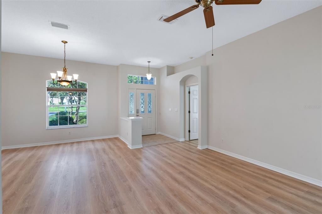 For Rent: $1,900 (3 beds, 2 baths, 1858 Square Feet)