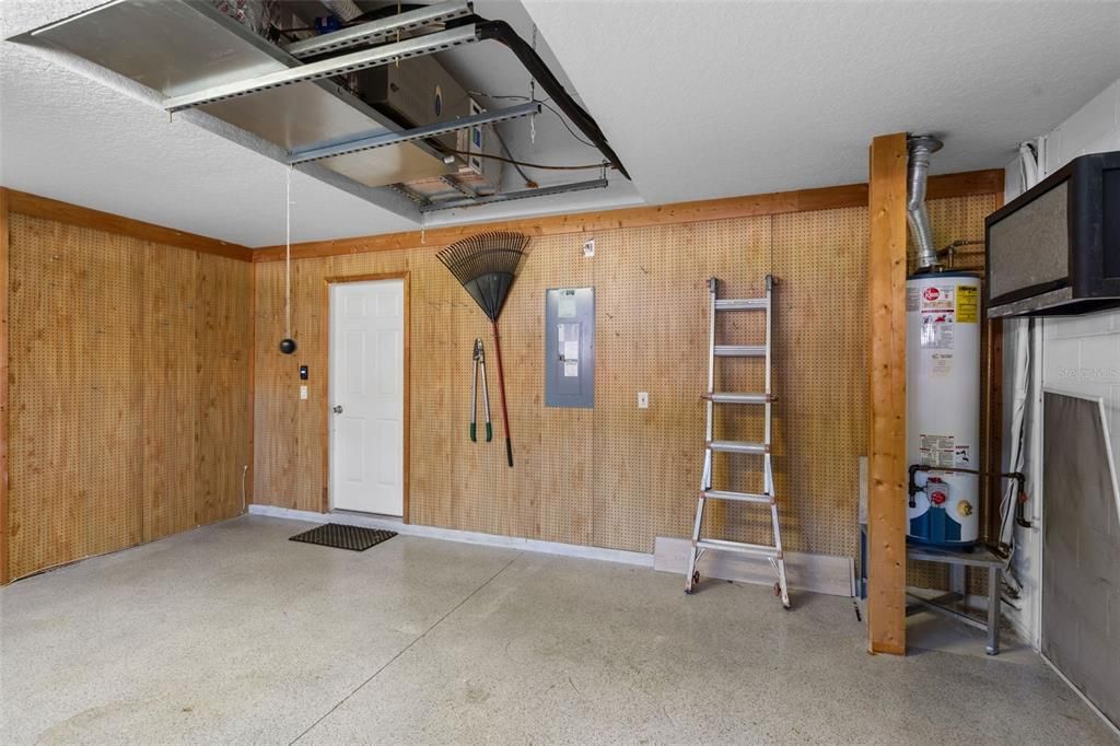 For Rent: $1,900 (3 beds, 2 baths, 1858 Square Feet)