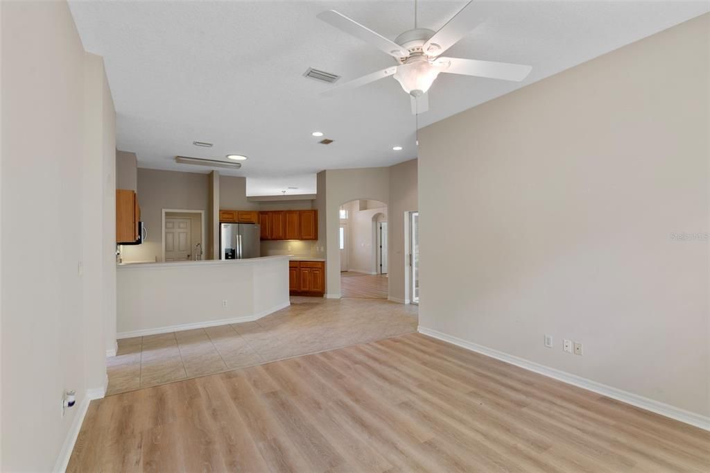 For Rent: $1,900 (3 beds, 2 baths, 1858 Square Feet)