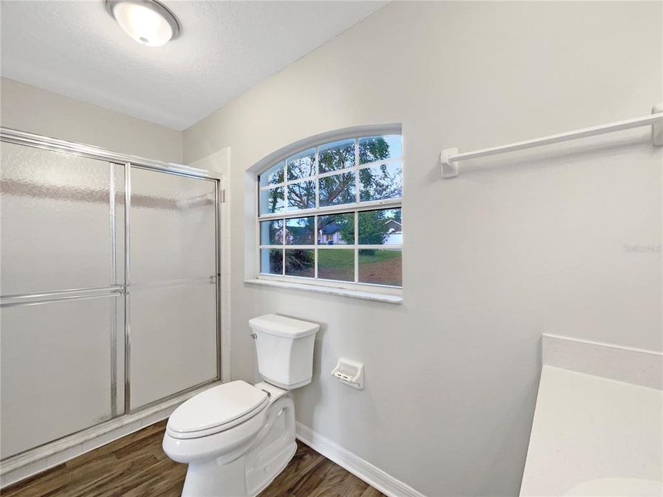 合同活跃: $360,000 (3 贝兹, 2 浴室, 1580 平方英尺)