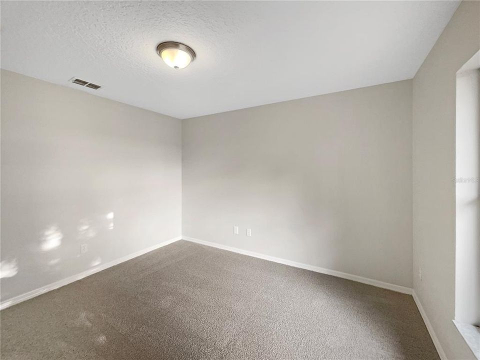 合同活跃: $360,000 (3 贝兹, 2 浴室, 1580 平方英尺)