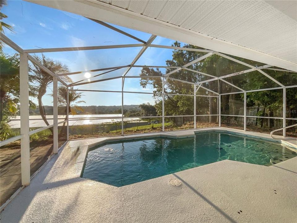 合同活跃: $360,000 (3 贝兹, 2 浴室, 1580 平方英尺)