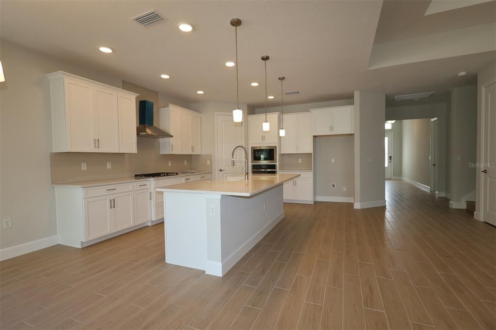 Active With Contract: $871,990 (5 beds, 4 baths, 3461 Square Feet)