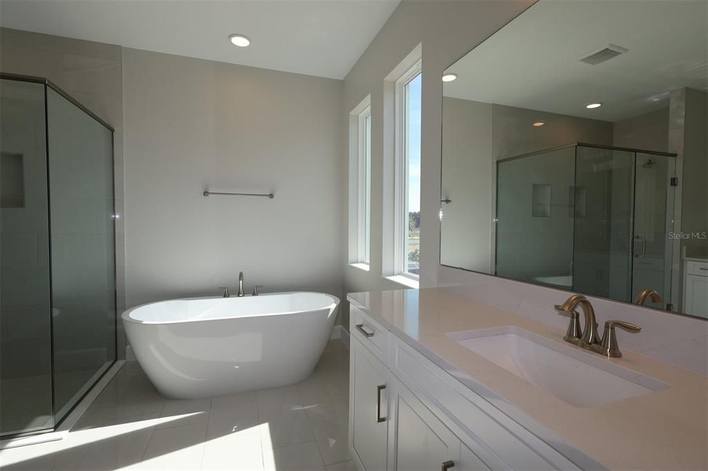 Active With Contract: $871,990 (5 beds, 4 baths, 3461 Square Feet)