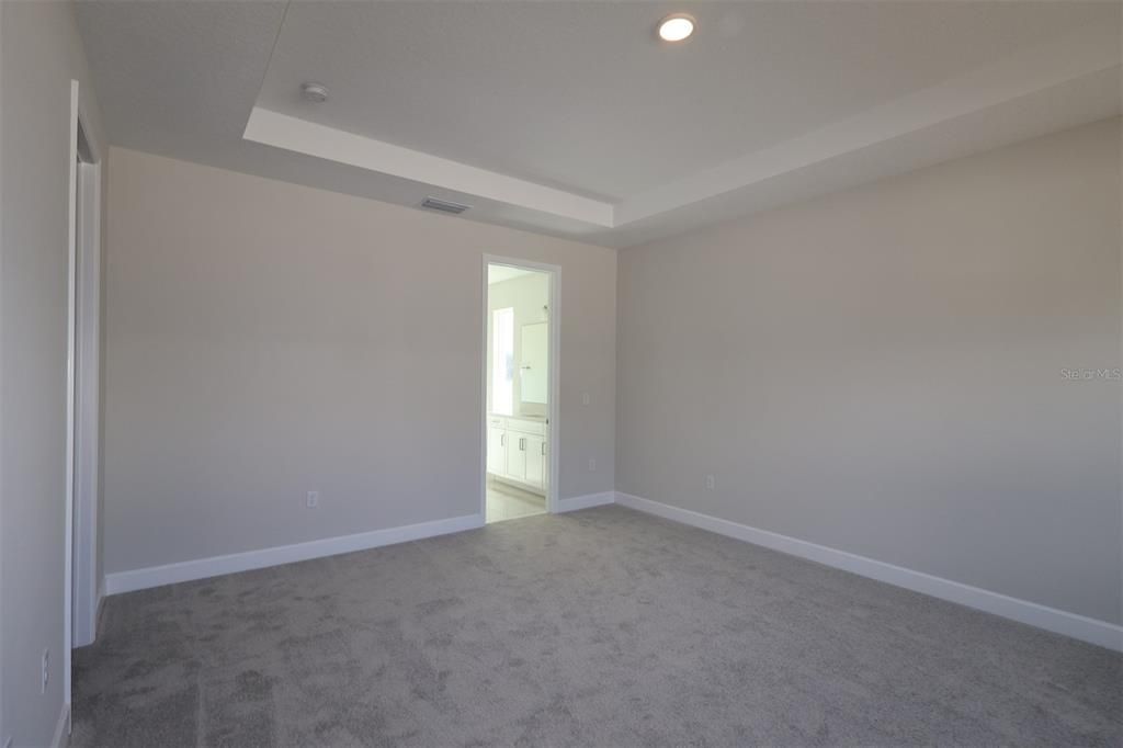 Active With Contract: $871,990 (5 beds, 4 baths, 3461 Square Feet)