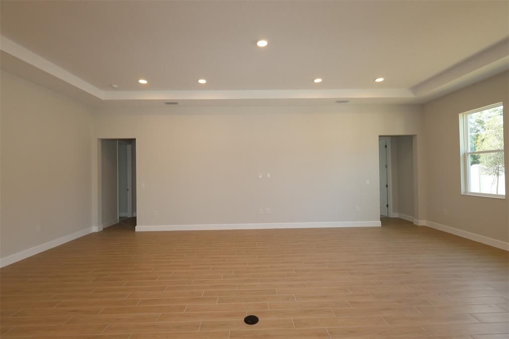 Active With Contract: $871,990 (5 beds, 4 baths, 3461 Square Feet)