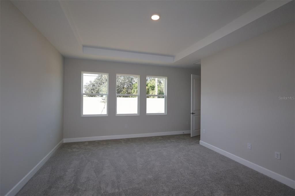 Active With Contract: $871,990 (5 beds, 4 baths, 3461 Square Feet)