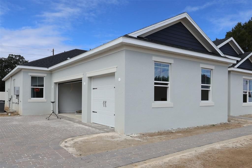 Active With Contract: $871,990 (5 beds, 4 baths, 3461 Square Feet)